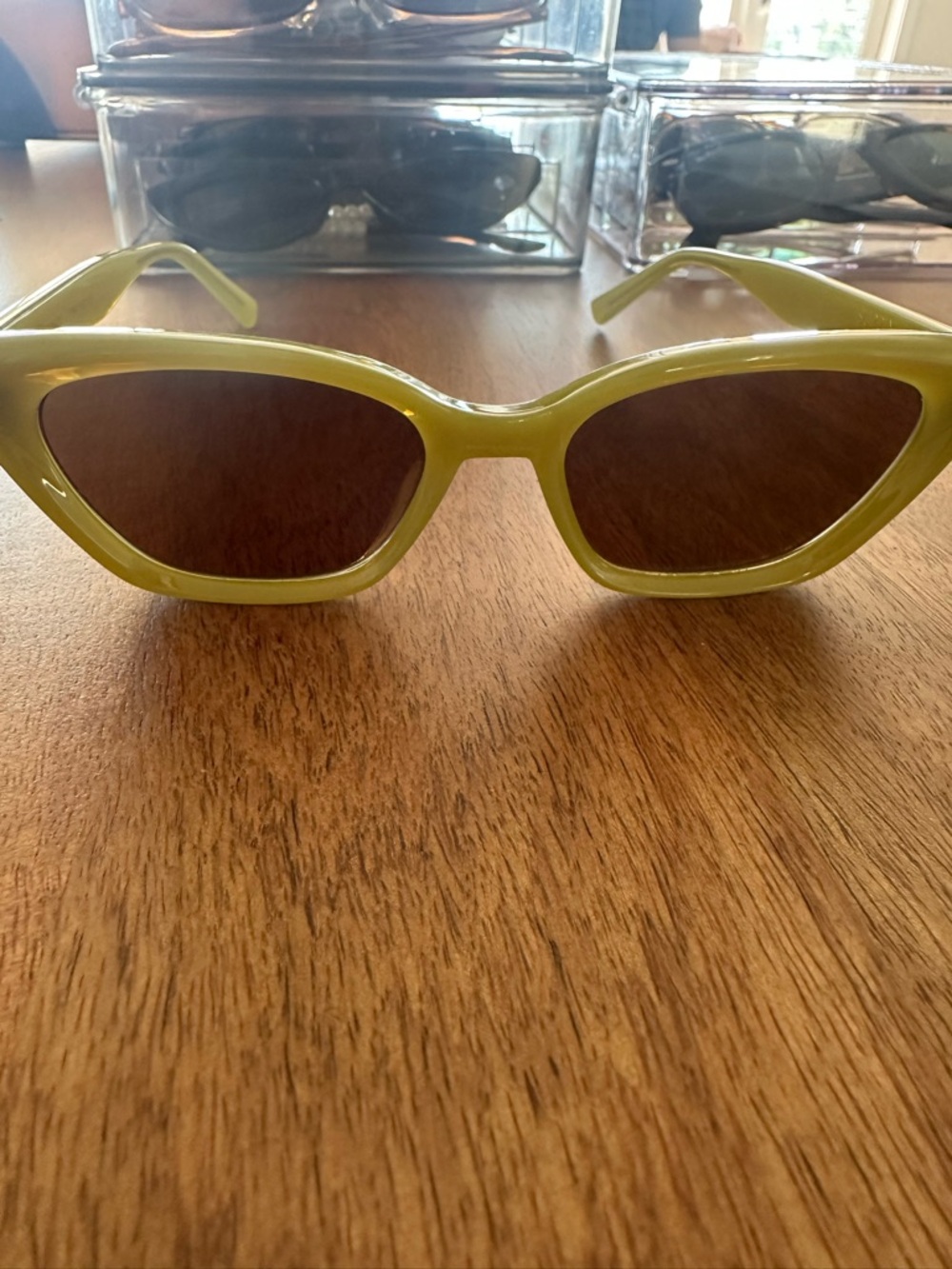 Z SUPPLY Staycation Polarized Sunglasses in Mojito - Brown - Picture 6 of 6